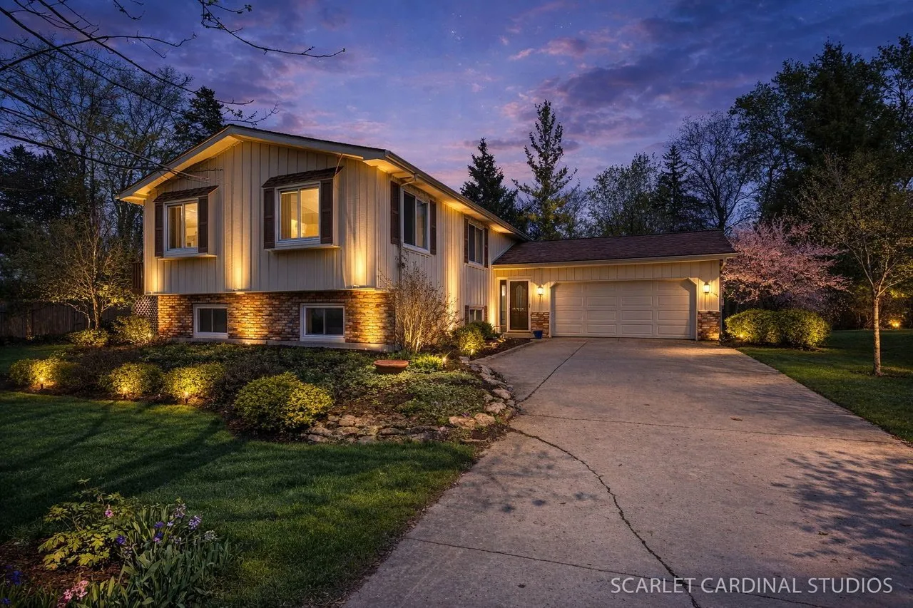 N385 Silverleaf Blvd, Wheaton